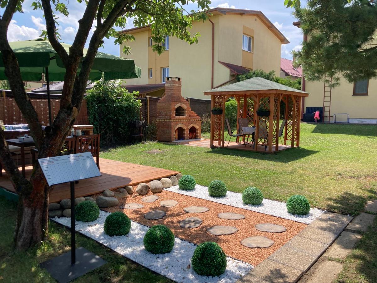 Villa Laura Liptovsky Mikulas Bagian luar foto