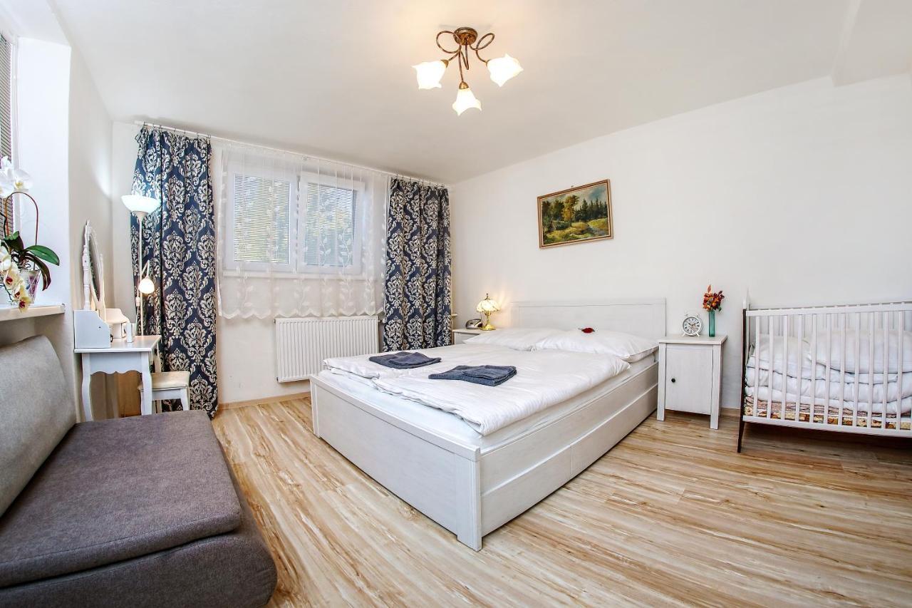Villa Laura Liptovsky Mikulas Bagian luar foto