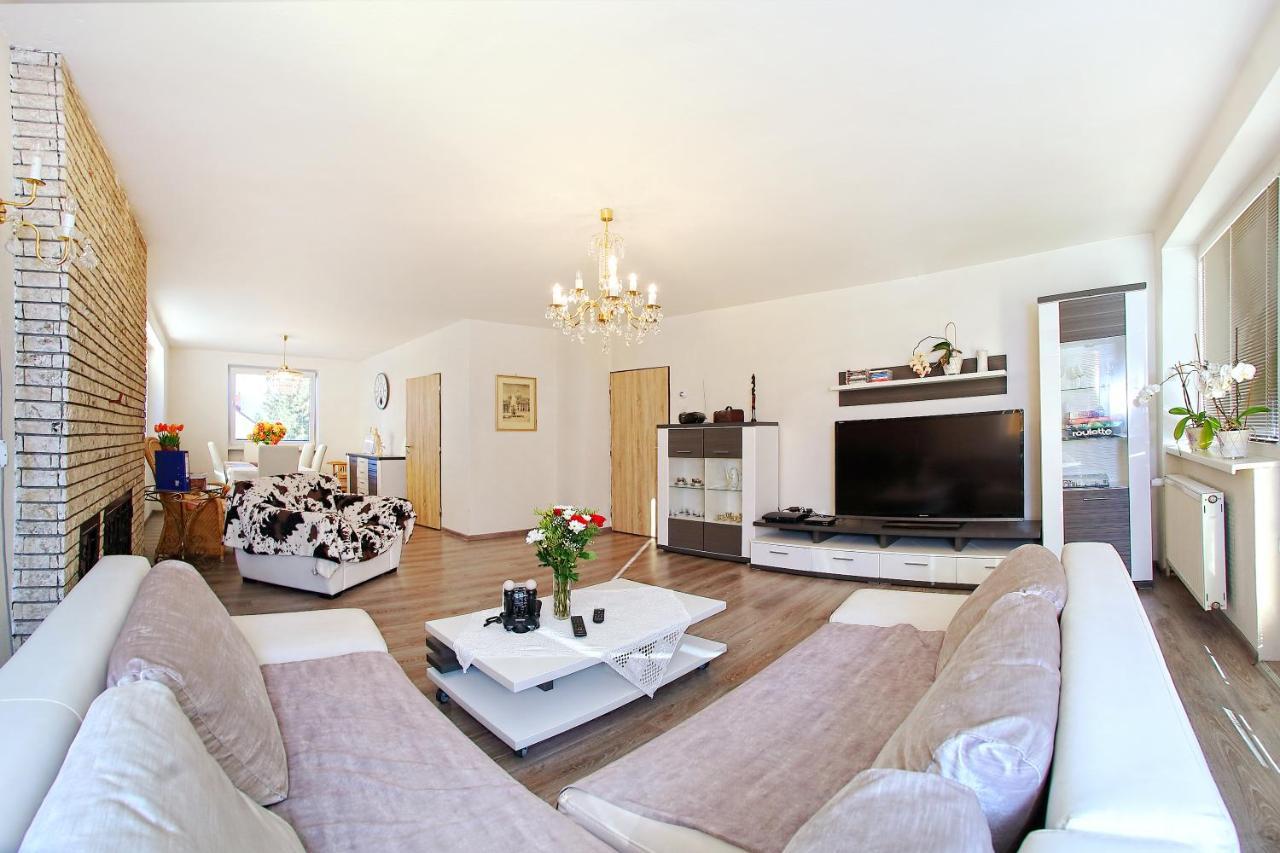 Villa Laura Liptovsky Mikulas Bagian luar foto