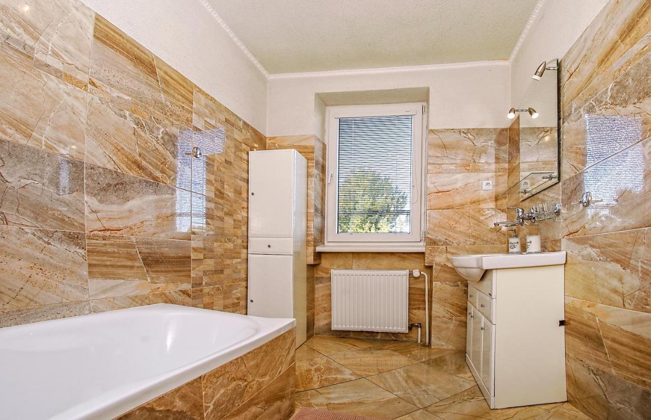 Villa Laura Liptovsky Mikulas Bagian luar foto