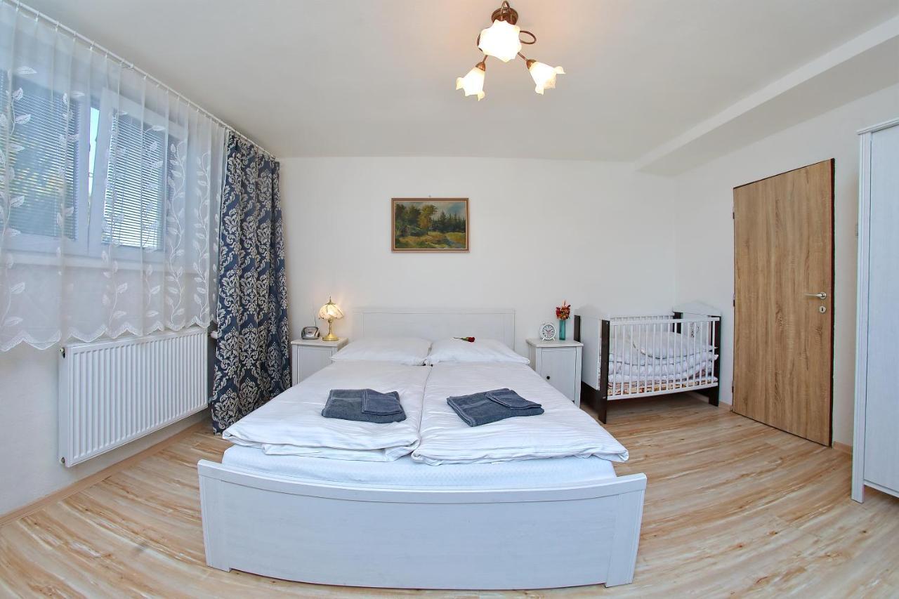 Villa Laura Liptovsky Mikulas Bagian luar foto