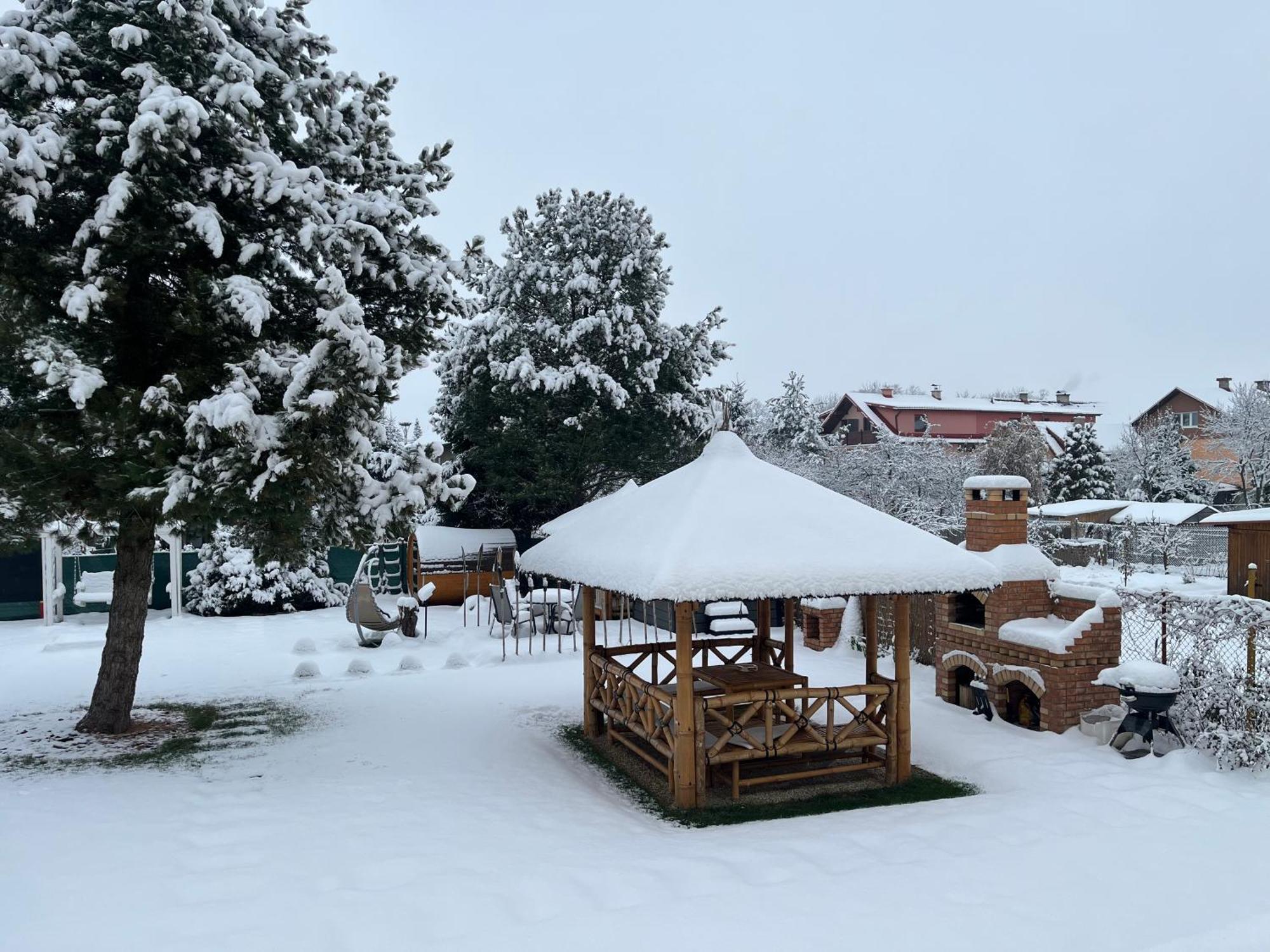 Villa Laura Liptovsky Mikulas Bagian luar foto
