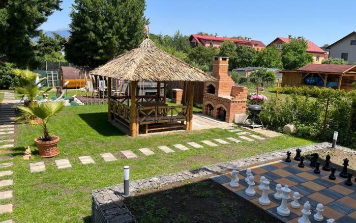 Villa Laura Liptovsky Mikulas Bagian luar foto